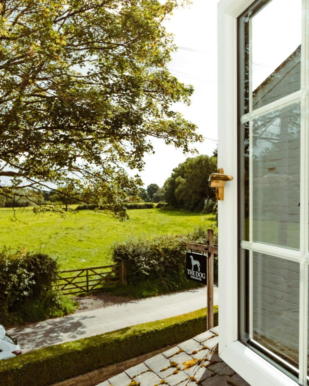 The Dog In Over Peover Knutsford Bagian luar foto