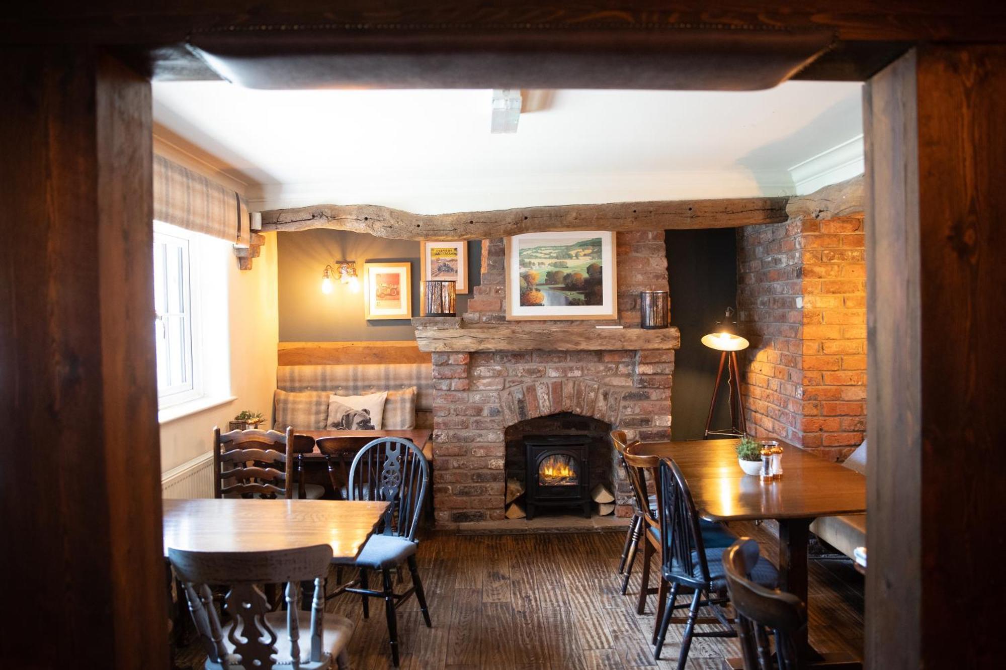 The Dog In Over Peover Knutsford Bagian luar foto